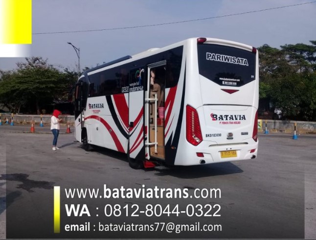 Rekomendasi Sewa Bus Medium di Daerah Jakarta Pusat